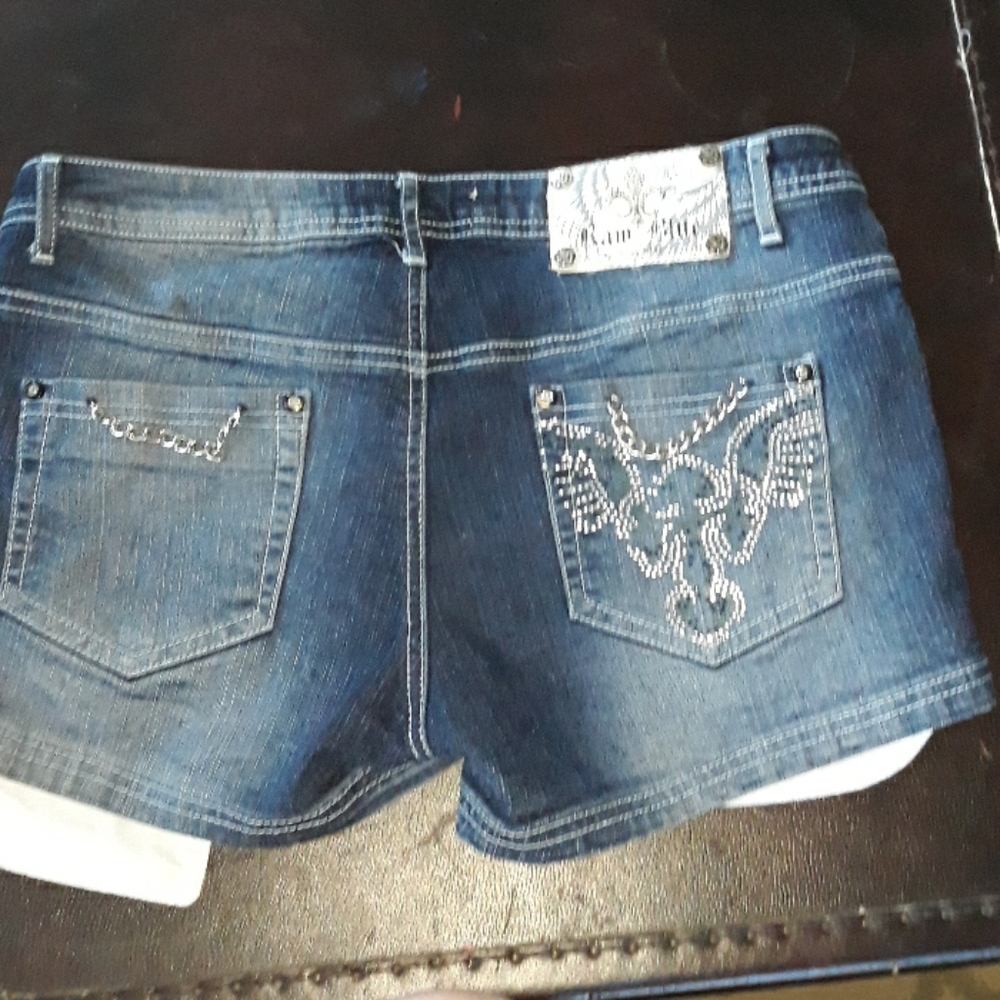 Womens jean shorts - Picture 2 of 2